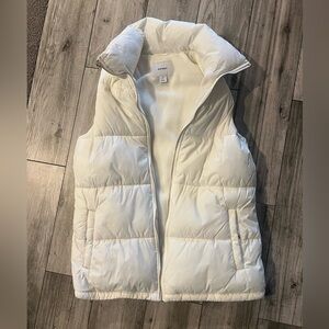 White old navy puffer vest